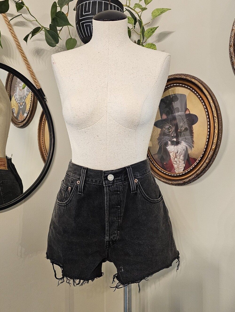 Levis 501 High-Waist Black Denim Shorts Sz 30